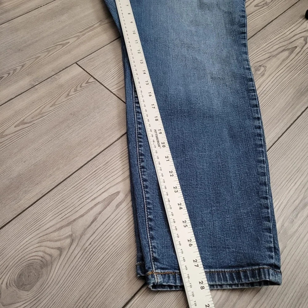 Torrid Women's Straight Jeans Size 26R Blue Denim Cotton 5-Pockets Low-Rise - Picture 7 of 9